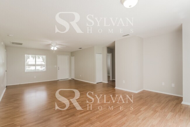 Building Photo - This charming home is ready for your personal touch!