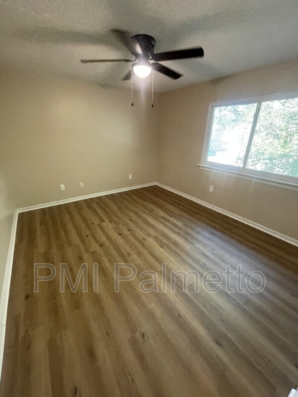 Building Photo - 4704 Palm Tree Ln