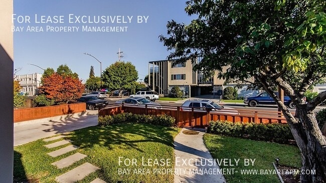 Building Photo - 146 Roosevelt Ave