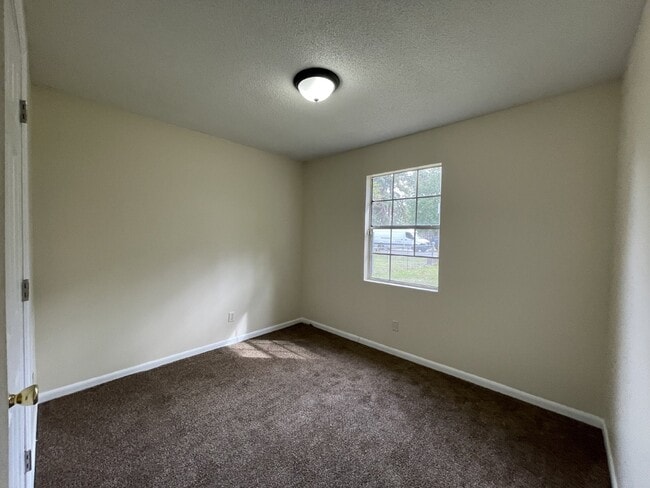 Building Photo - Home For Rent