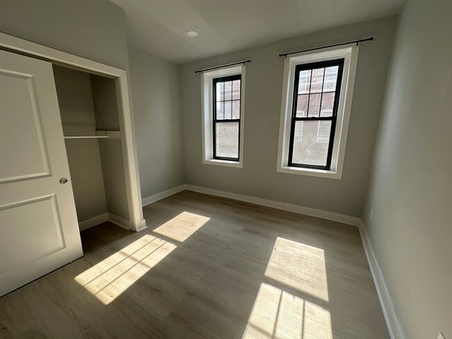 Building Photo - 1428 Wolf St