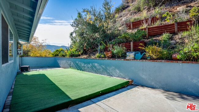 Building Photo - 9631 Crystal View Dr