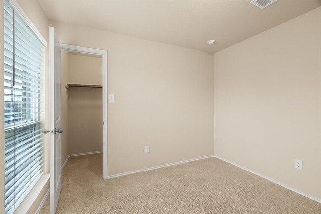 Building Photo - 1509 Birmingham Dr