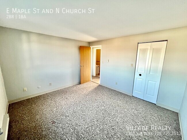 Building Photo - 361 E Maple St