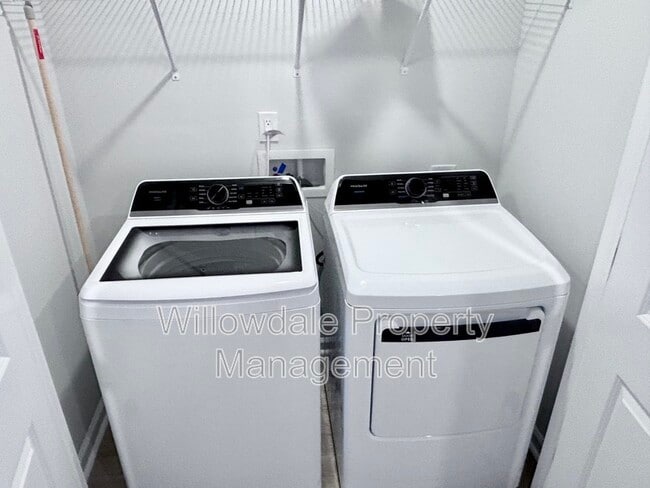 Building Photo - 398 Chesapeake Cmns St