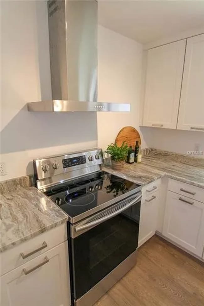 Building Photo - Fully Renovated Home in Prime Tampa Location with Fenced and Private Yard! 3bed |1.5 bath