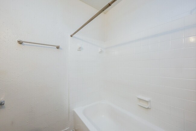 Building Photo - 7510 Shadyvilla Ln