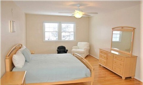 Building Photo - Spacious 4Bd/2.5Bth Single-Family Home with Garage & Fenced Yard – Prime Location!