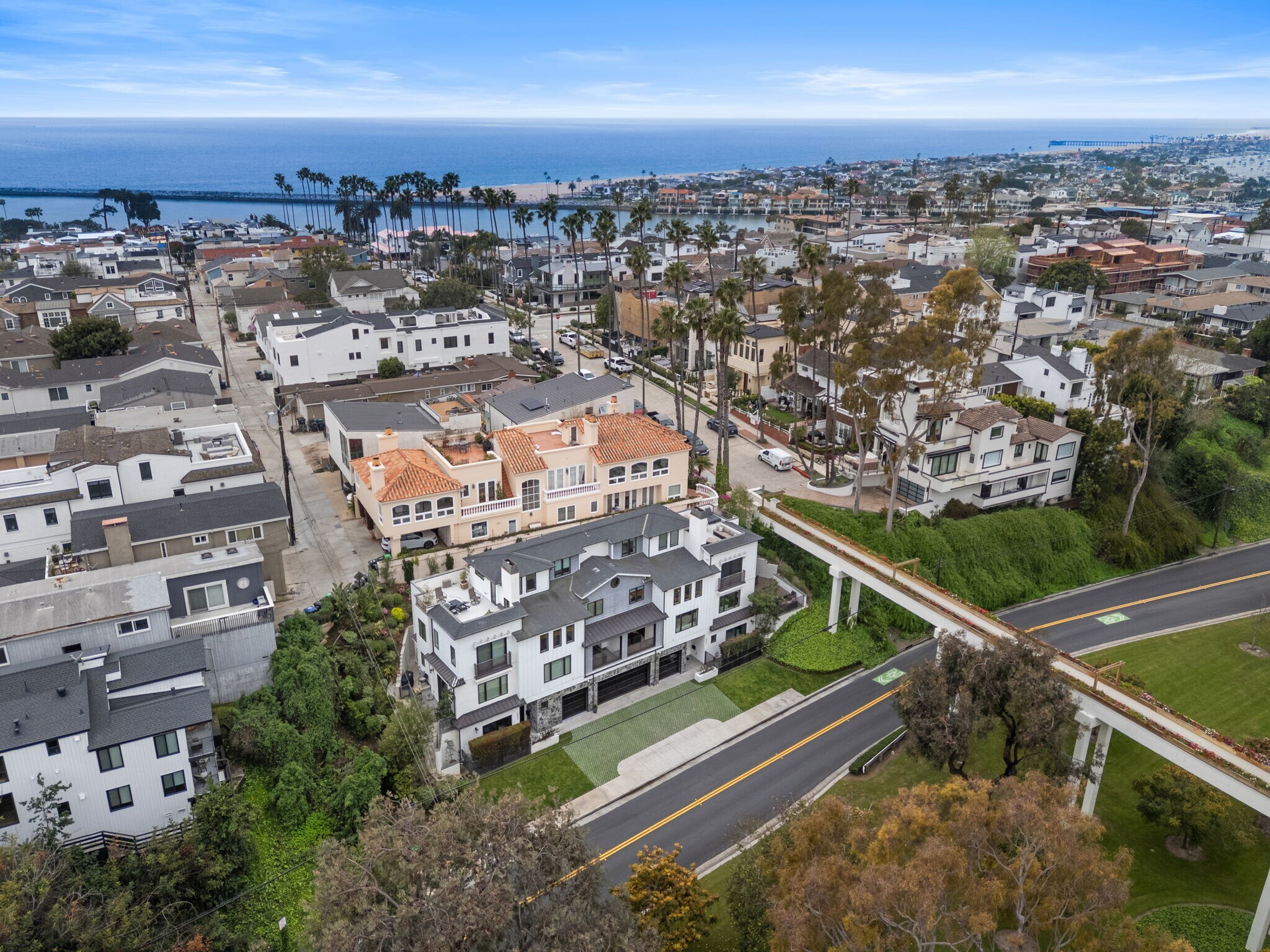Building Photo - 2801 Bayside Dr