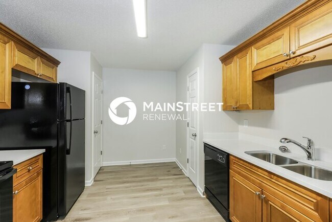 Building Photo - 3 Bedroom Pet-Friendly Home in Union City, GA with Main Street Renewal