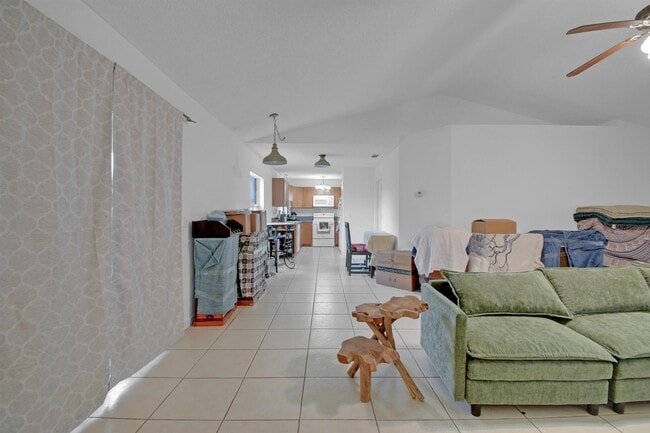 Building Photo - 444 Island View Cir