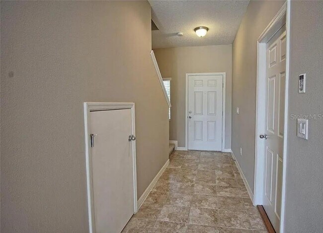 Building Photo - 7026 Woodchase Glen Dr