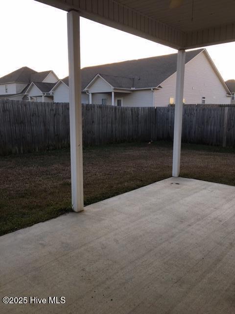 Building Photo - 208 S Pointe Dr