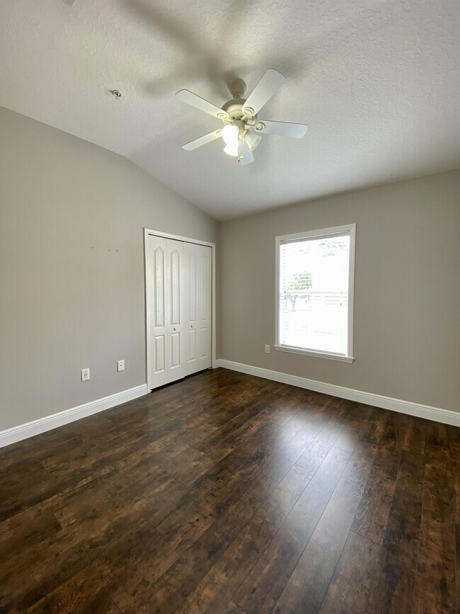 Building Photo - 1343 Broken Oak Dr