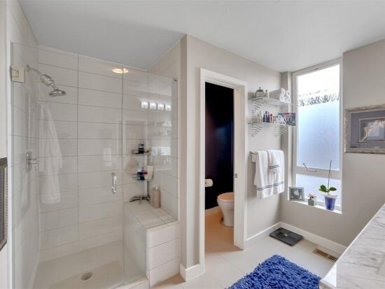Master bathroom - 3215 W 17th Ave
