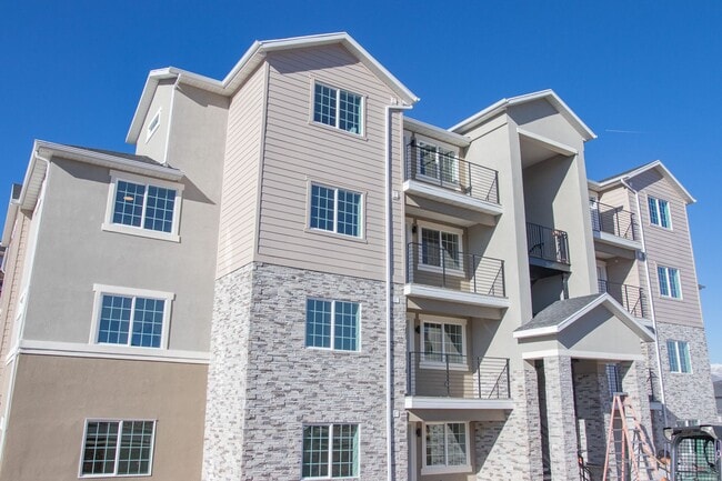 Building Photo - *Old Mill Village in Heber