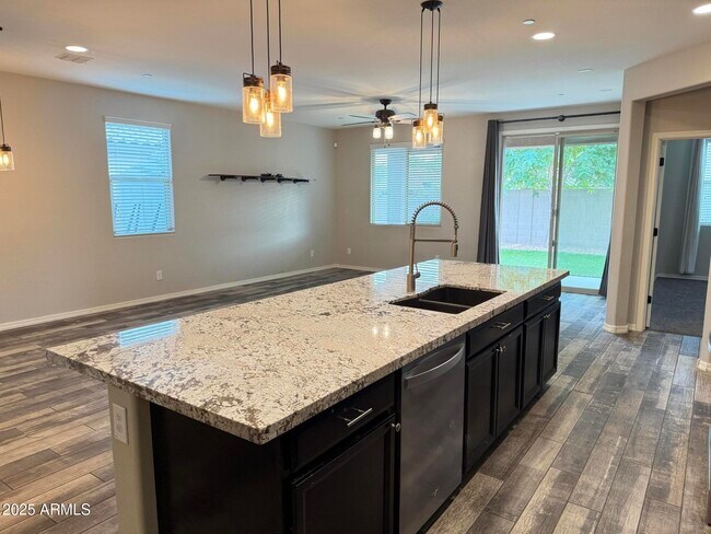 Building Photo - 21217 W Granada Rd