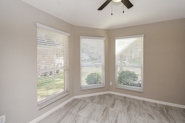 Building Photo - 5011 Ivy Fair Way