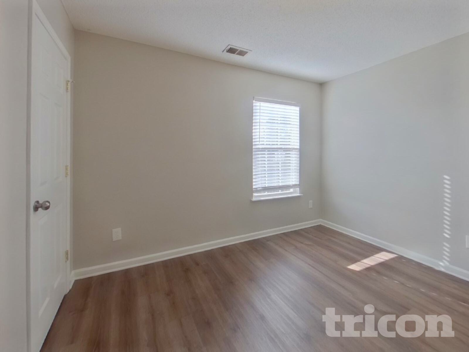 Building Photo - 349 Denman Loop