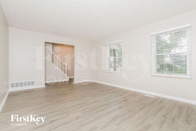 Building Photo - 3573 Hazelwood Dr