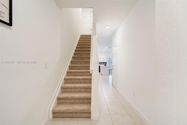 Building Photo - 1181 SW 7th Ct