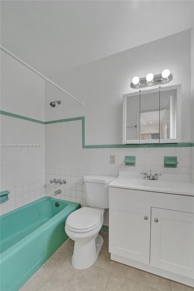 Building Photo - 1631 NE 51st St