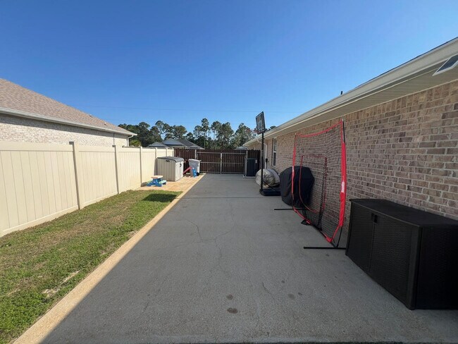 Building Photo - 6612 Redfield St