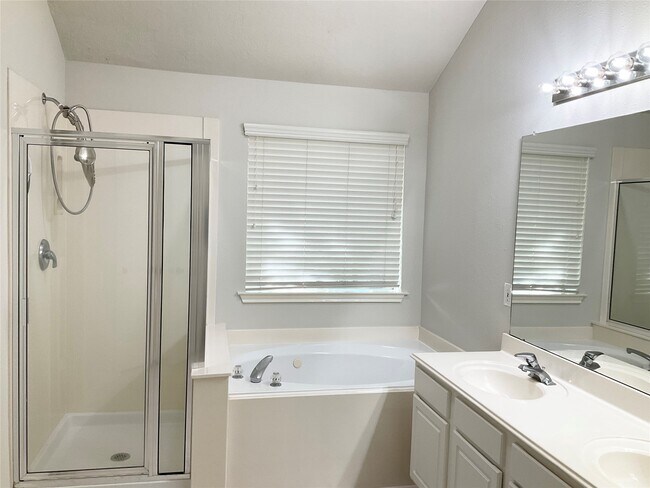 Building Photo - 67 Blackstar Pl