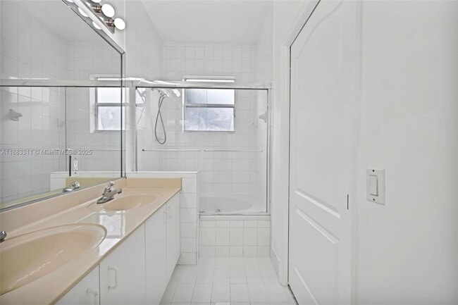 Building Photo - 11224 NW 42nd Terrace