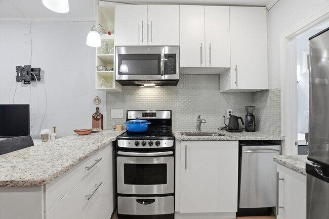 Building Photo - 227 Marlborough St