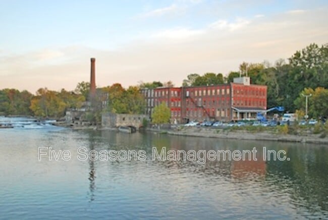 Building Photo - 9 Chase St