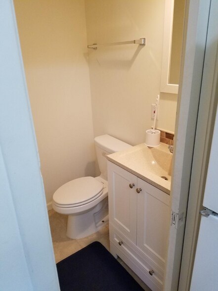 Building Photo - 1907 Messenger Cir