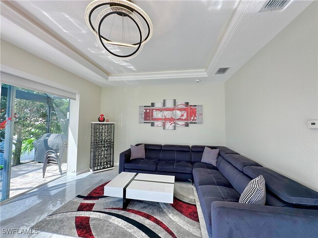 Building Photo - 2544 SW 28th Pl