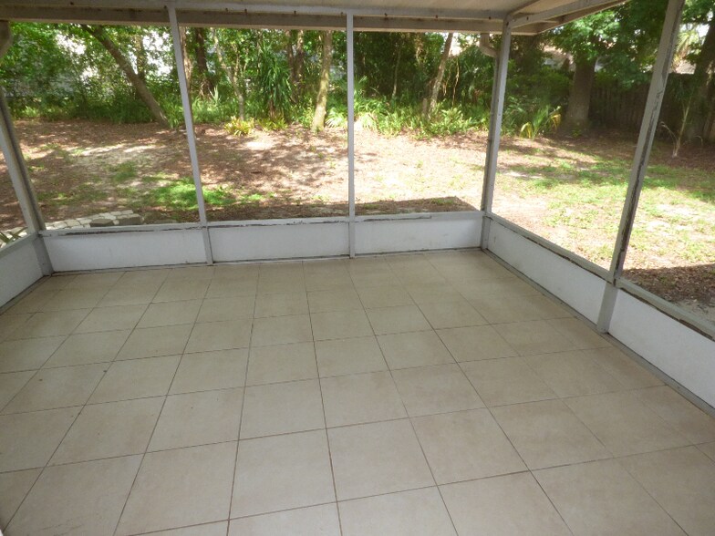 Building Photo - 795 Sweetbrier Dr