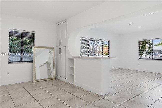 Building Photo - 1330 SW 74th Ct