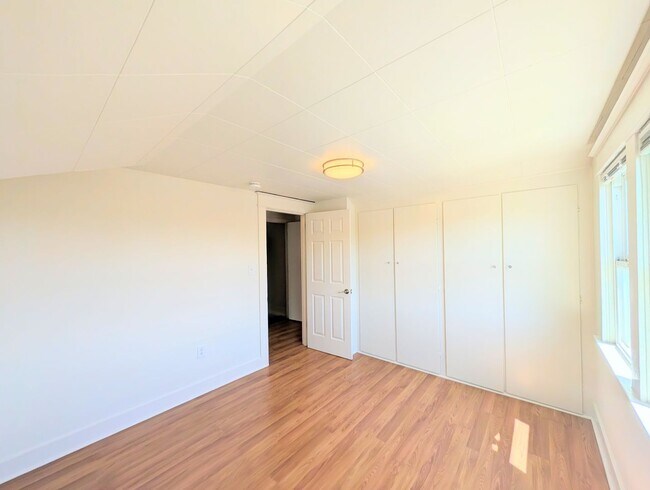 Building Photo - 2Bd/1Ba Everett Condo