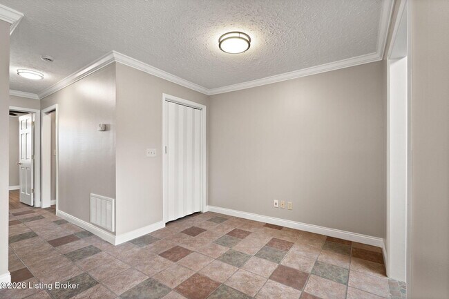 Building Photo - 710 Victoria Ct