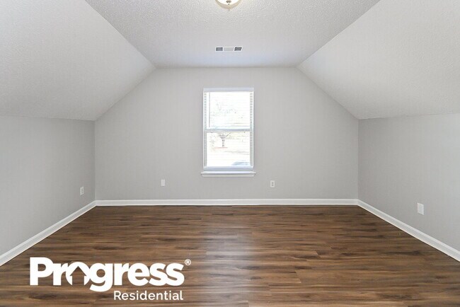 Building Photo - 6689 Boylston Dr
