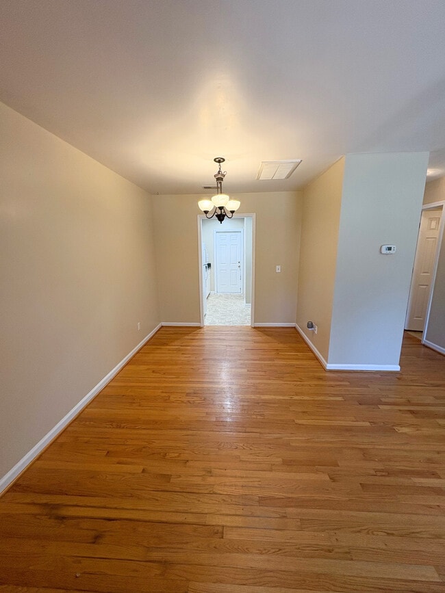 Building Photo - 1324 Deerwood St