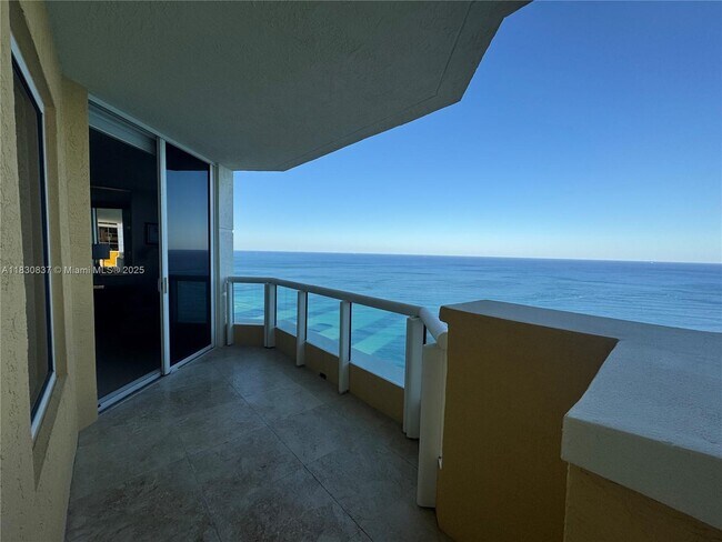 Building Photo - 17875 Collins Ave