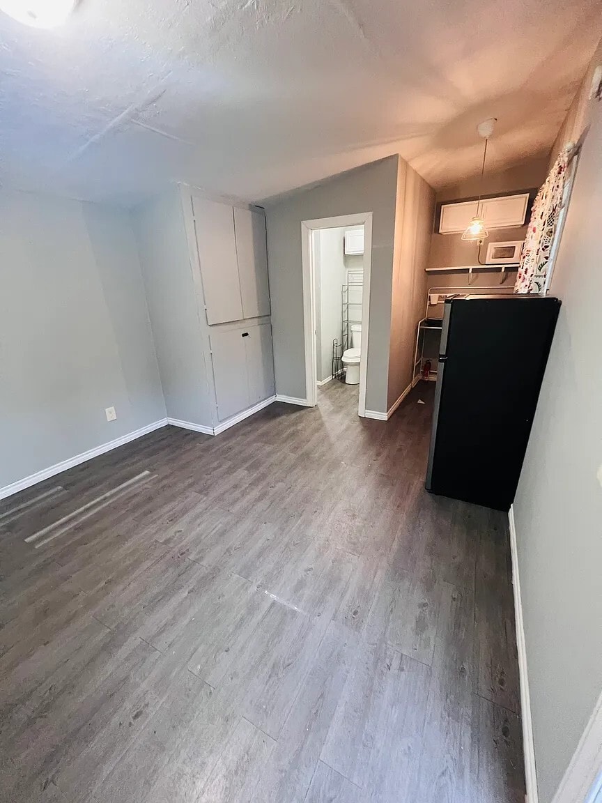 Building Photo - 3502 Ivandell Ave