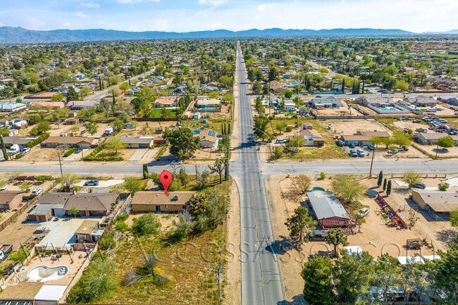Building Photo - Single-Story 3BR Home with Garage & Fully Fenced Yard