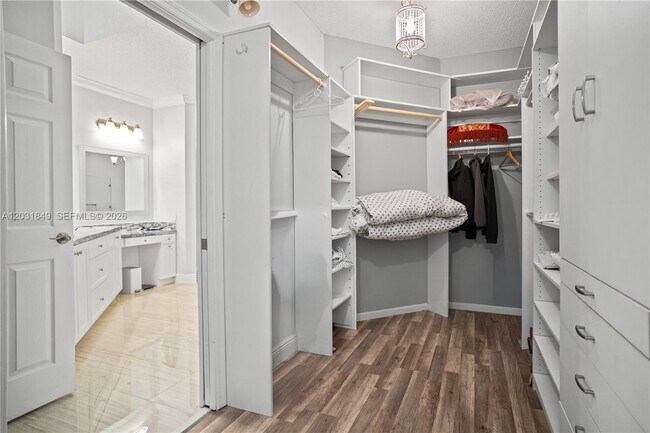 Building Photo - 7759 La Corniche Cir