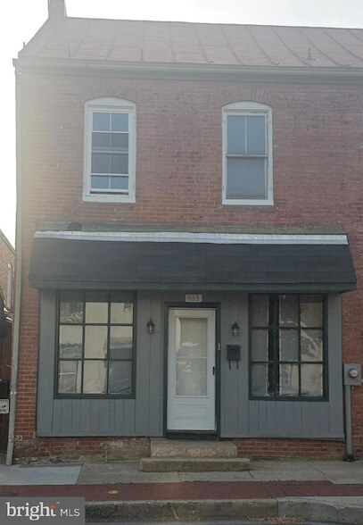 Primary Photo - 613 N Market St