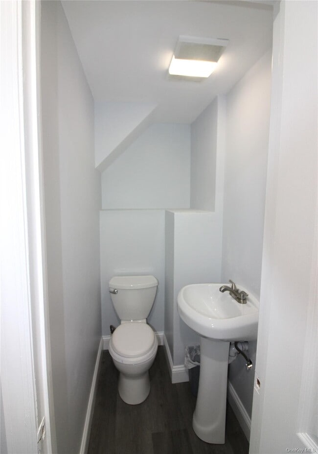 Building Photo - 26 Circle Dr