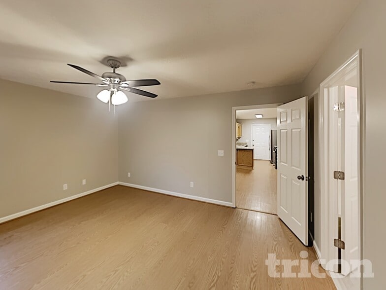 Building Photo - 712 Paige Ct