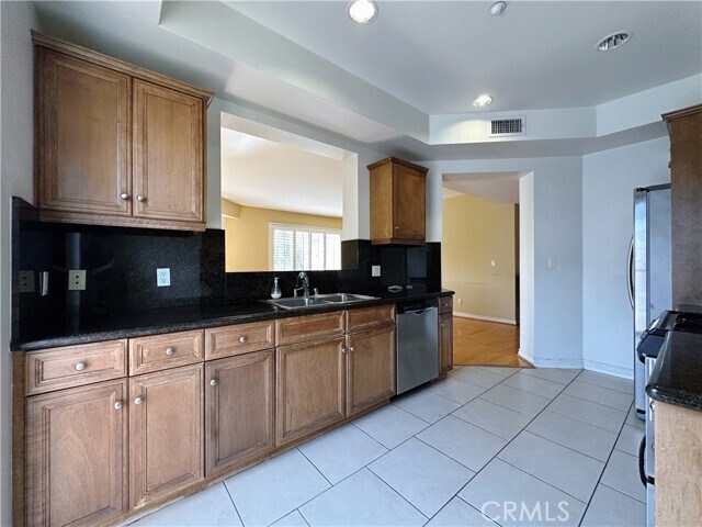 Building Photo - 320 S Willaman Dr
