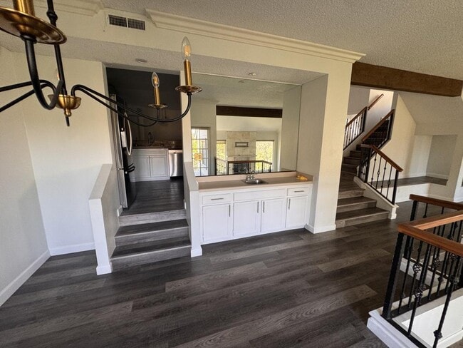 Building Photo - 4629 Villas Ct