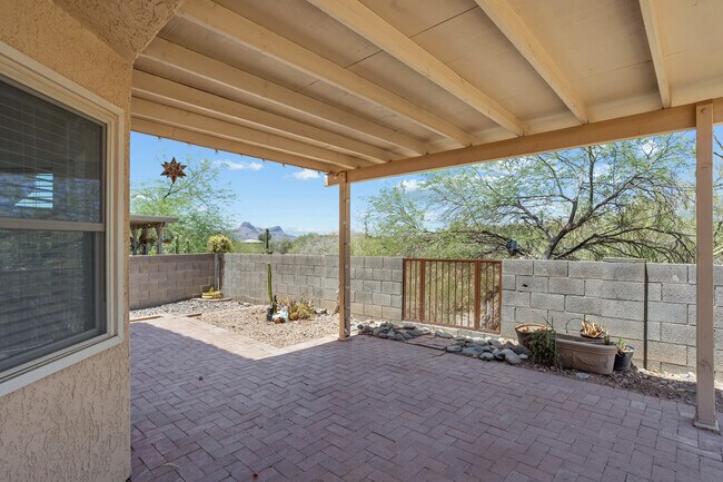 Building Photo - 9413 N Albatross Dr