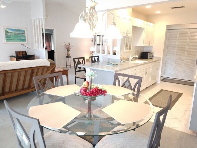 Building Photo - Seasonal Short-Term Single-Family Home located in Meadow Run at Jacaranda!